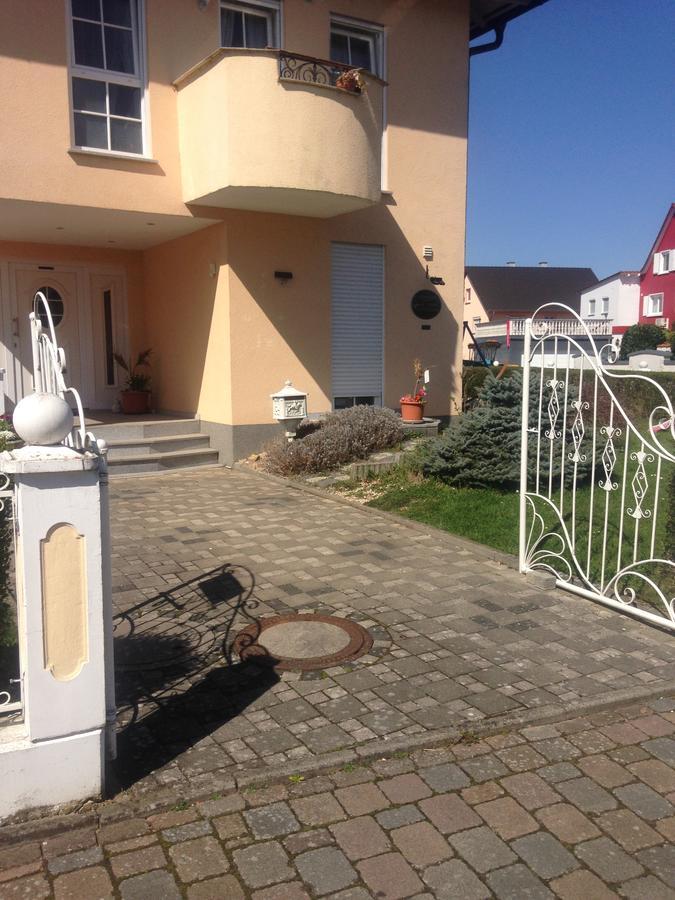 Gaestehaus Tante Tienchen 7 Minuten Zu Fuss Zum Europa Park , Plus Kostenloses Parkplatzticket Rulantica ,Alle Unsere Suiten Haben Einen Balkon Rust Exteriér fotografie