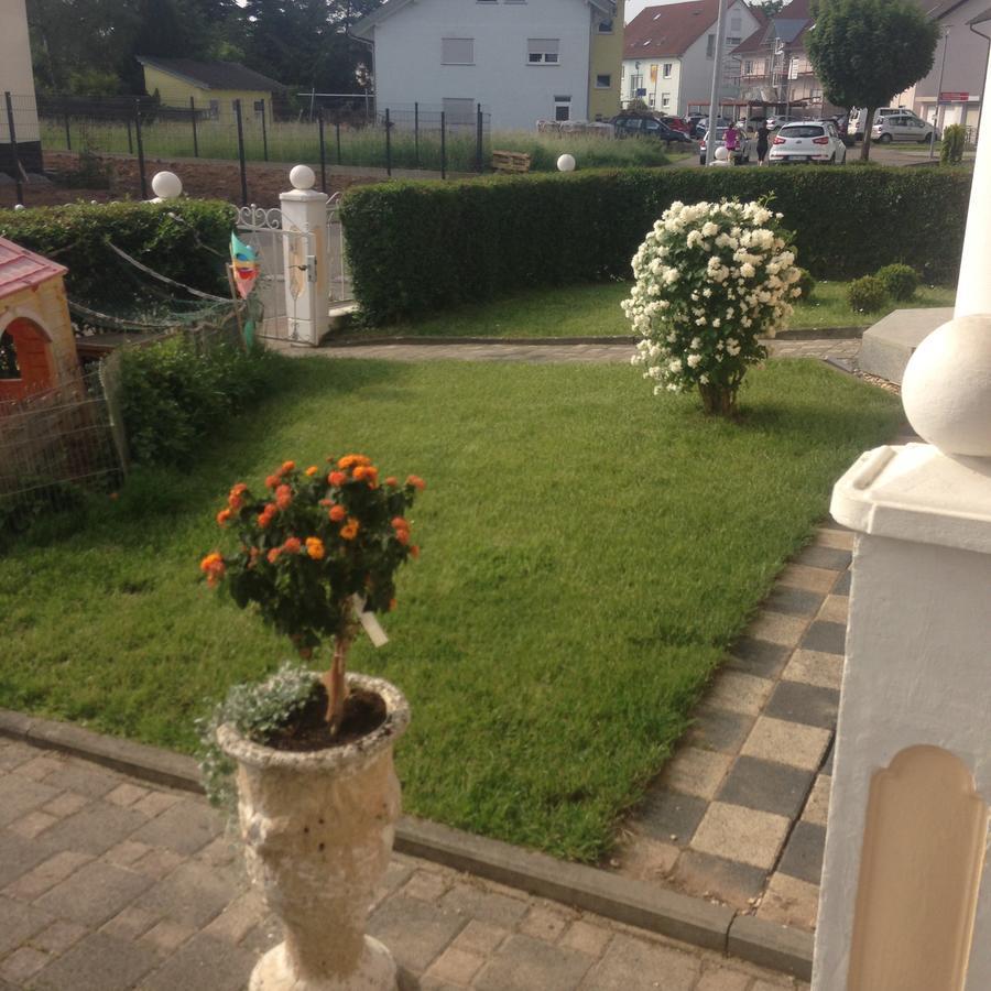 Gaestehaus Tante Tienchen 7 Minuten Zu Fuss Zum Europa Park , Plus Kostenloses Parkplatzticket Rulantica ,Alle Unsere Suiten Haben Einen Balkon Rust Exteriér fotografie