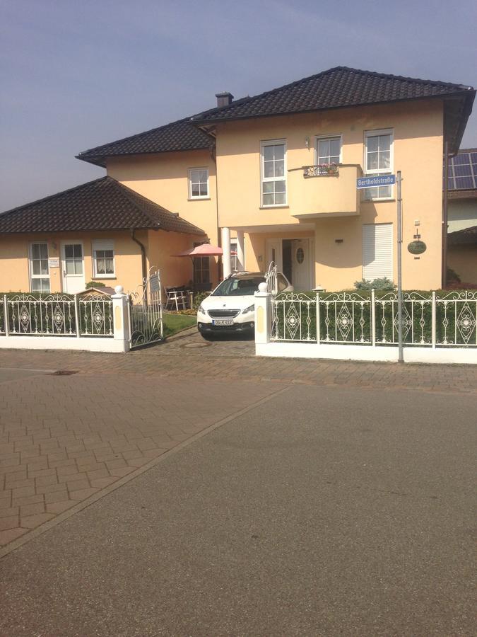Gaestehaus Tante Tienchen 7 Minuten Zu Fuss Zum Europa Park , Plus Kostenloses Parkplatzticket Rulantica ,Alle Unsere Suiten Haben Einen Balkon Rust Exteriér fotografie