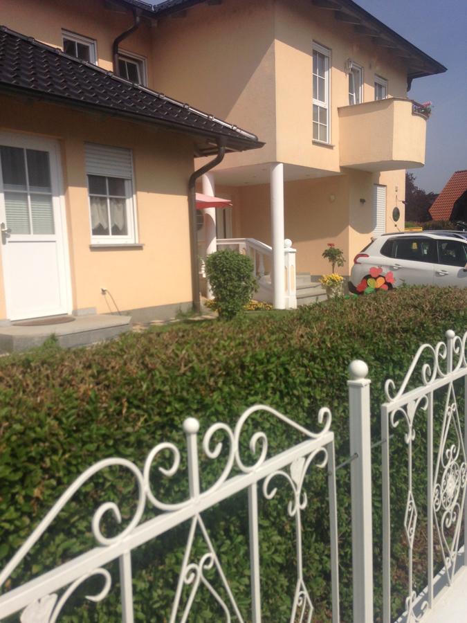 Gaestehaus Tante Tienchen 7 Minuten Zu Fuss Zum Europa Park , Plus Kostenloses Parkplatzticket Rulantica ,Alle Unsere Suiten Haben Einen Balkon Rust Exteriér fotografie